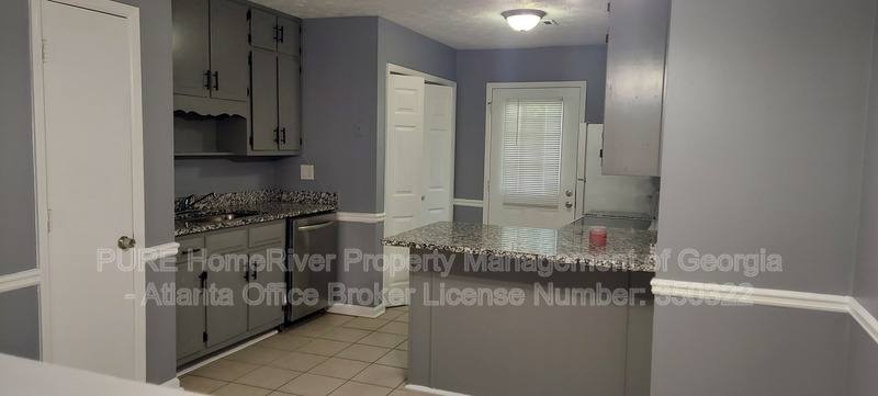 Apartment for rent at 472 Charter Court, Lawrenceville, GA 30046