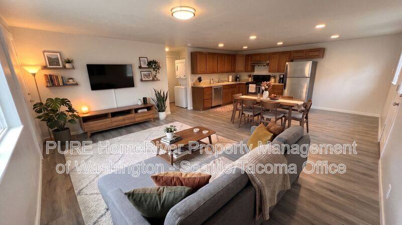 House for rent at 15301 Portland Ave SW #B, Lakewood, WA 98498