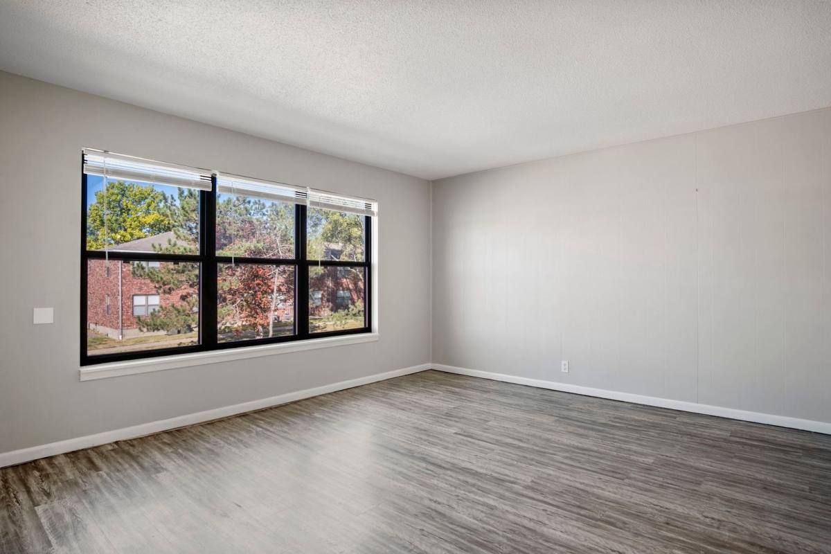 Apartment for rent at 1800 W Jesse James Rd, Excelsior Springs, MO 64024