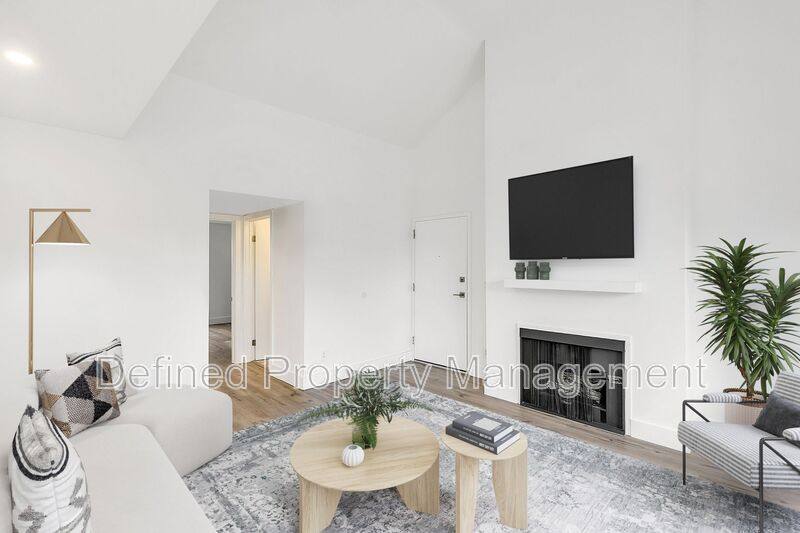 Apartment for rent at 1325 N Poinsettia #5, Los Angeles, CA 90046
