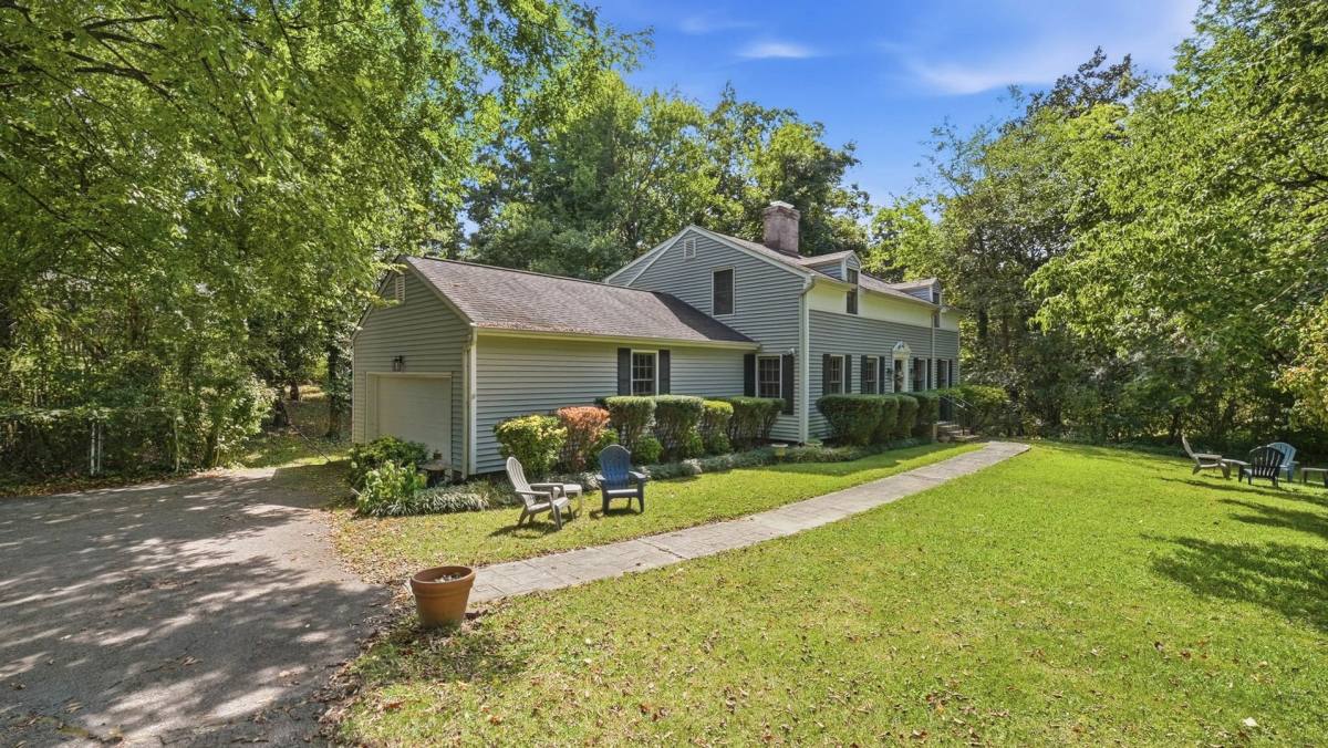 House for rent at 204 Grayson Rd, Signal Mountain, TN 37377