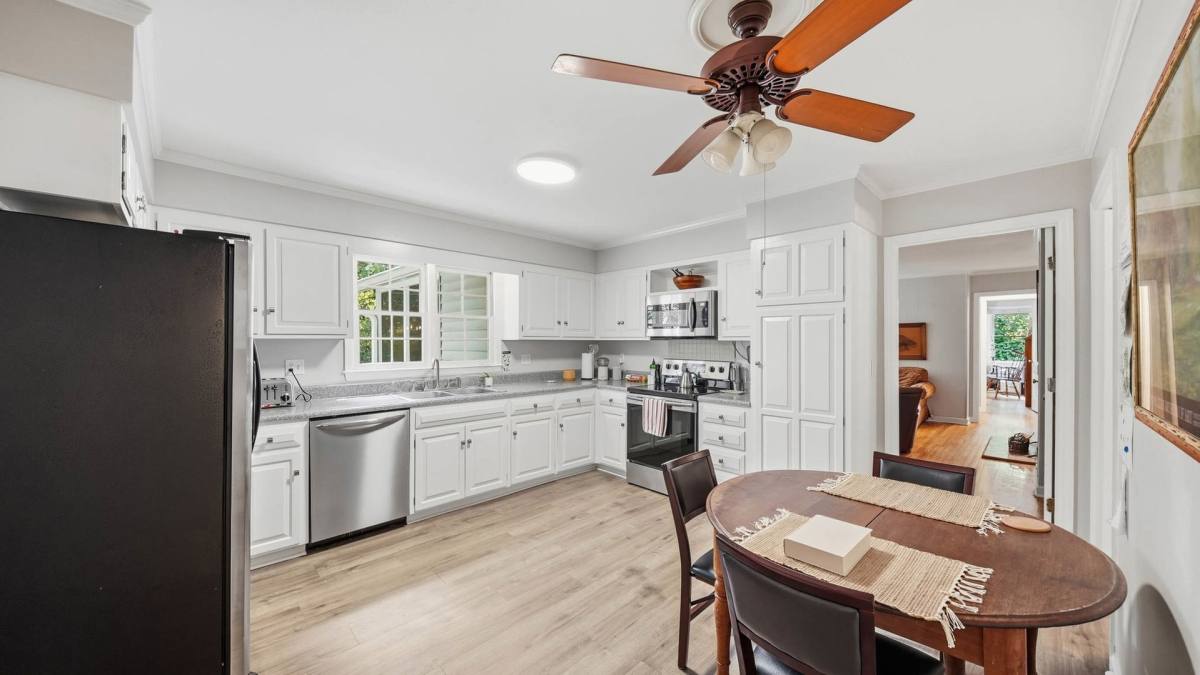 House for rent at 204 Grayson Rd, Signal Mountain, TN 37377