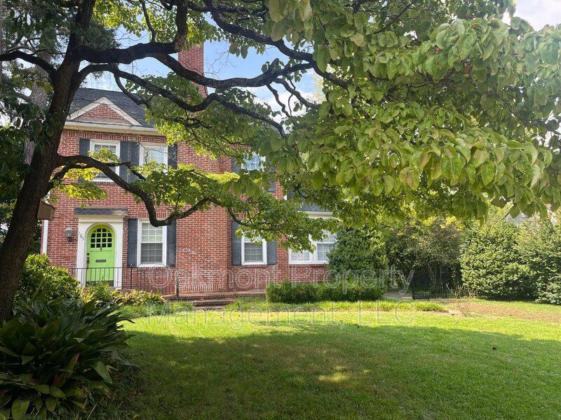 House for rent at 105 Peachtree St, Fayetteville, NC 28305