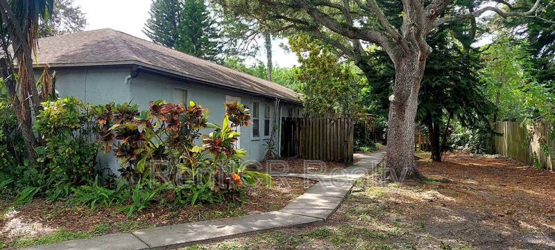 Apartment for rent at 15530 58th St N, Clearwater, FL 33760