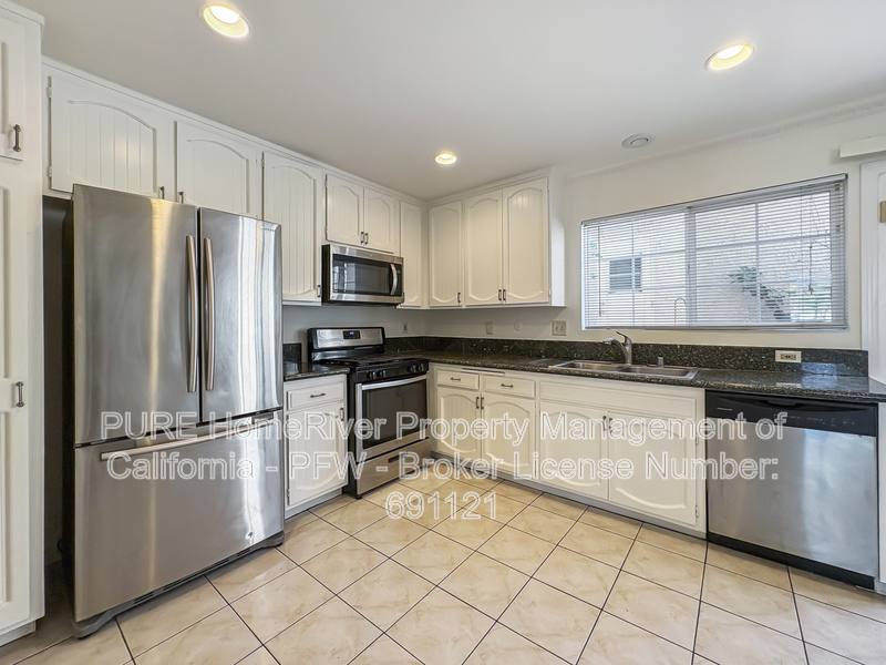 Townhouse for rent at 6865 Valley Circle Blvd #5, West Hills, CA 91307