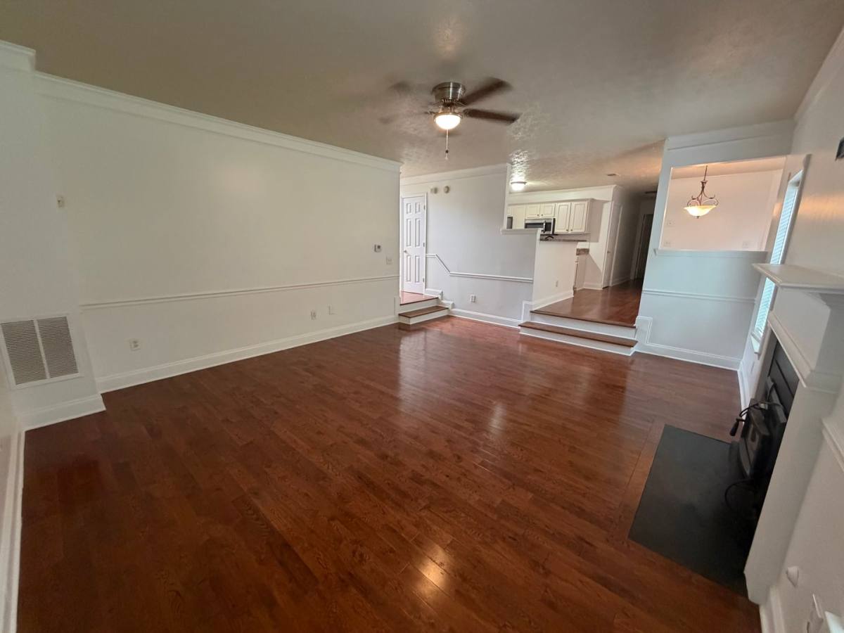 House for rent at 9469 Carnes Crossing Cr, Jonesboro, GA 30236