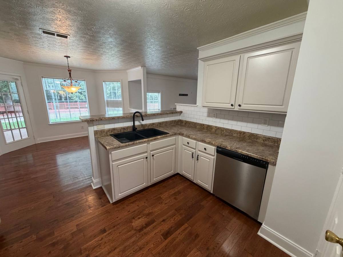 House for rent at 9469 Carnes Crossing Cr, Jonesboro, GA 30236