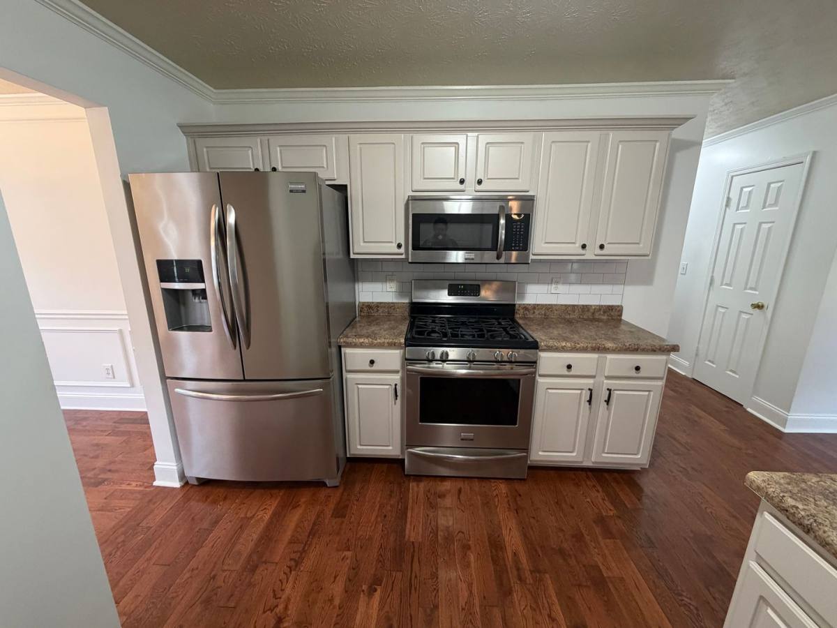 House for rent at 9469 Carnes Crossing Cr, Jonesboro, GA 30236