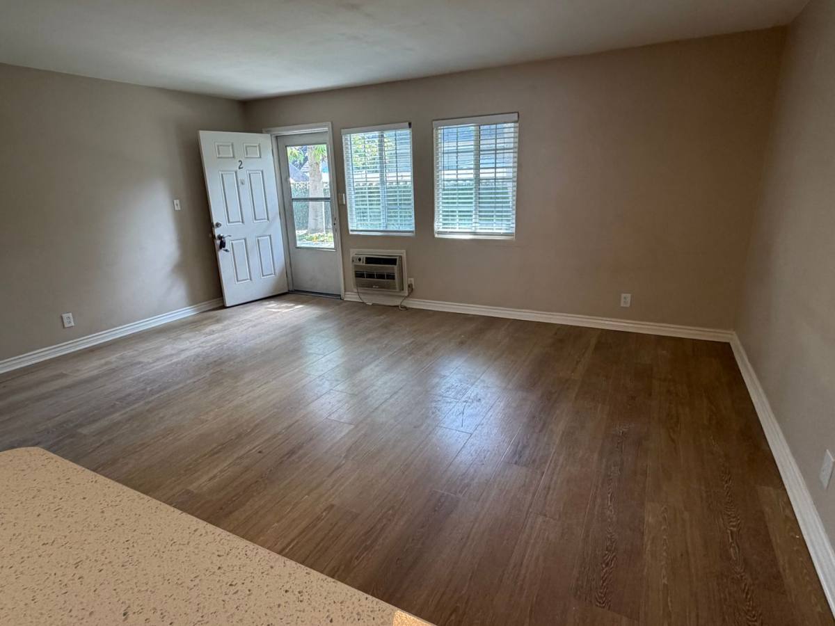 Apartment for rent at 2119 E Westport Dr, Anaheim, CA 92806