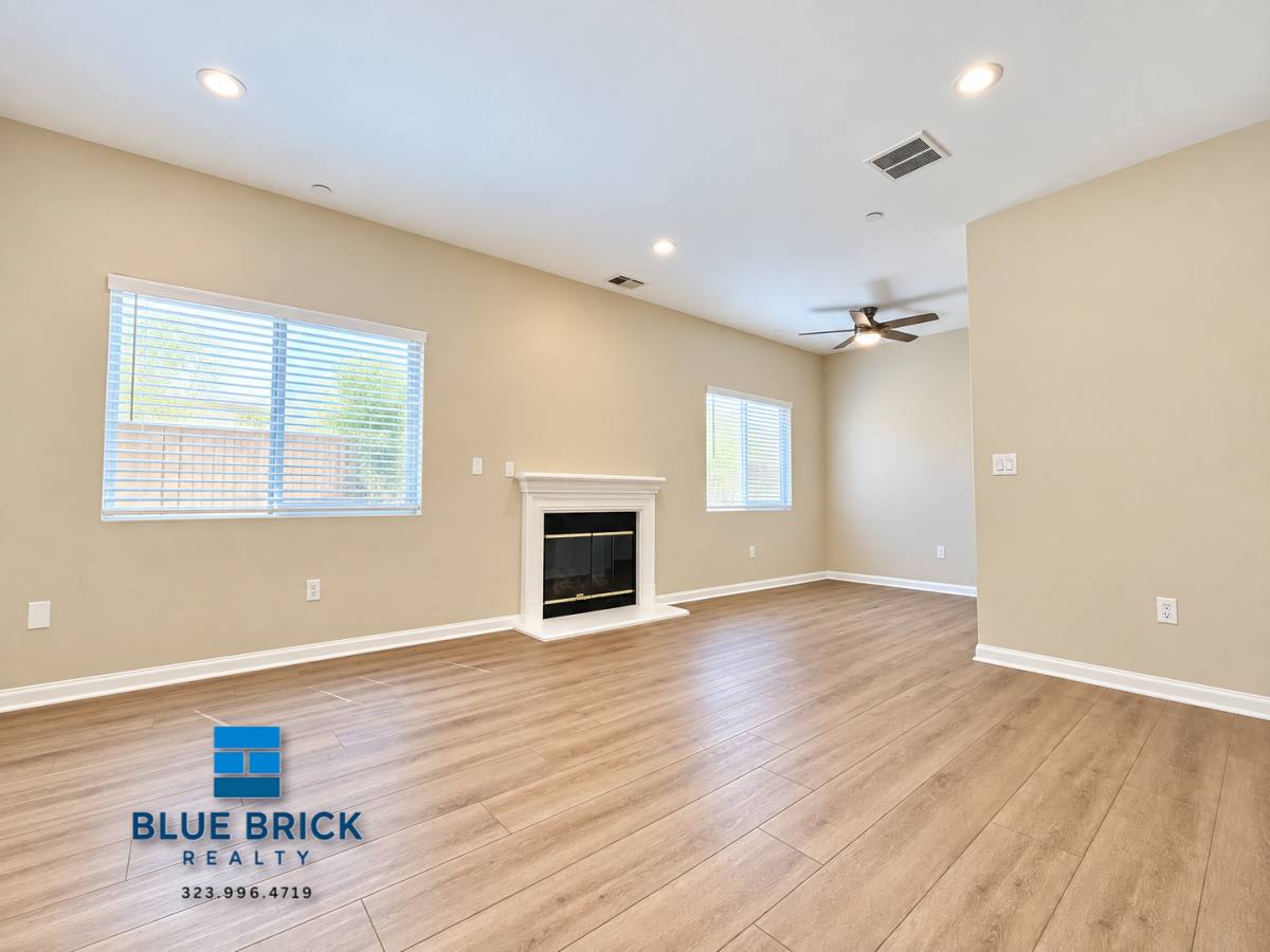 Townhouse for rent at 22651 Del Valle St #5A, Woodland Hills, CA 91364