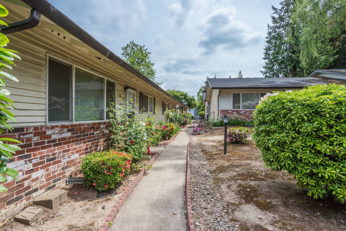 Apartment for rent at 10445 SW Capitol Highway, Portland, OR 97219