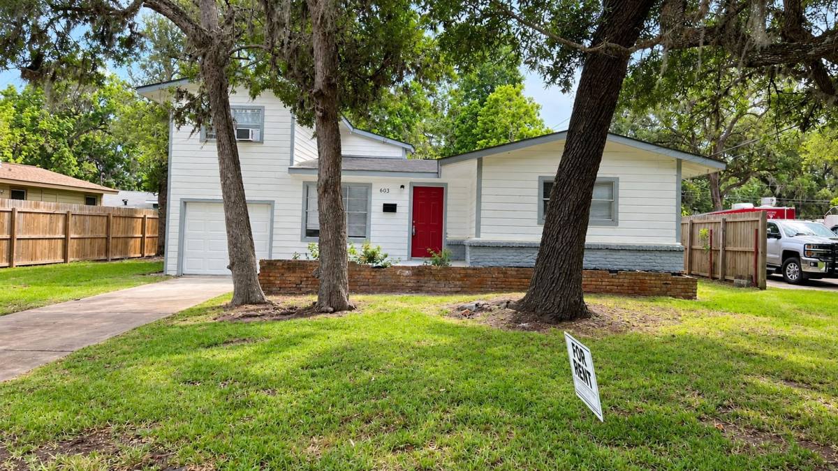 House for rent at 603 Magnolia St, Lake Jackson, TX 77566