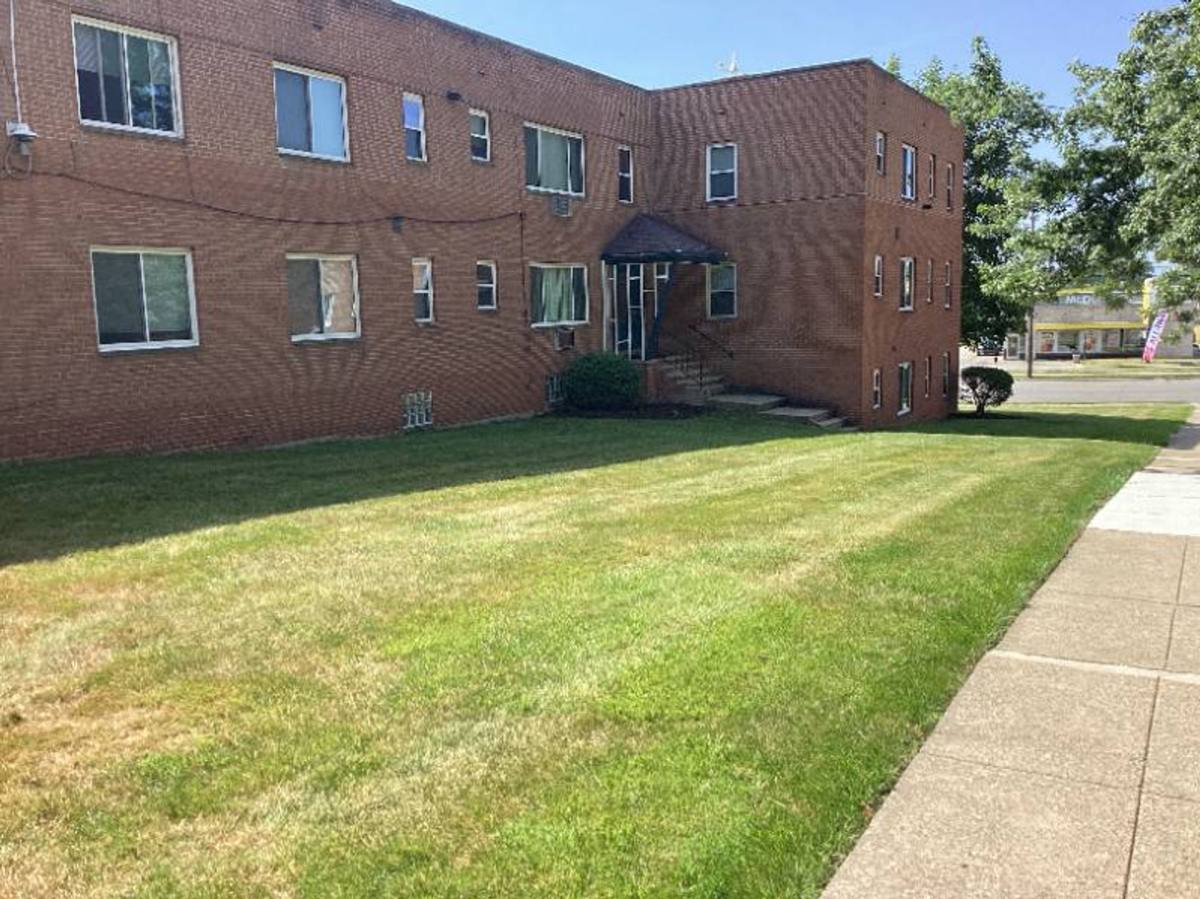 Apartment for rent at 22250-22280-22300 Euclid Ave, Euclid, OH 44117