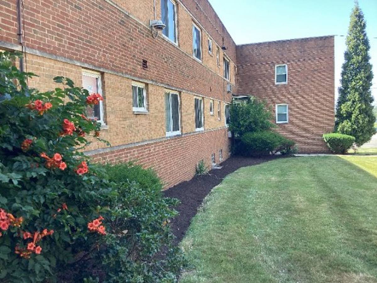 Apartment for rent at 22250-22280-22300 Euclid Ave, Euclid, OH 44117