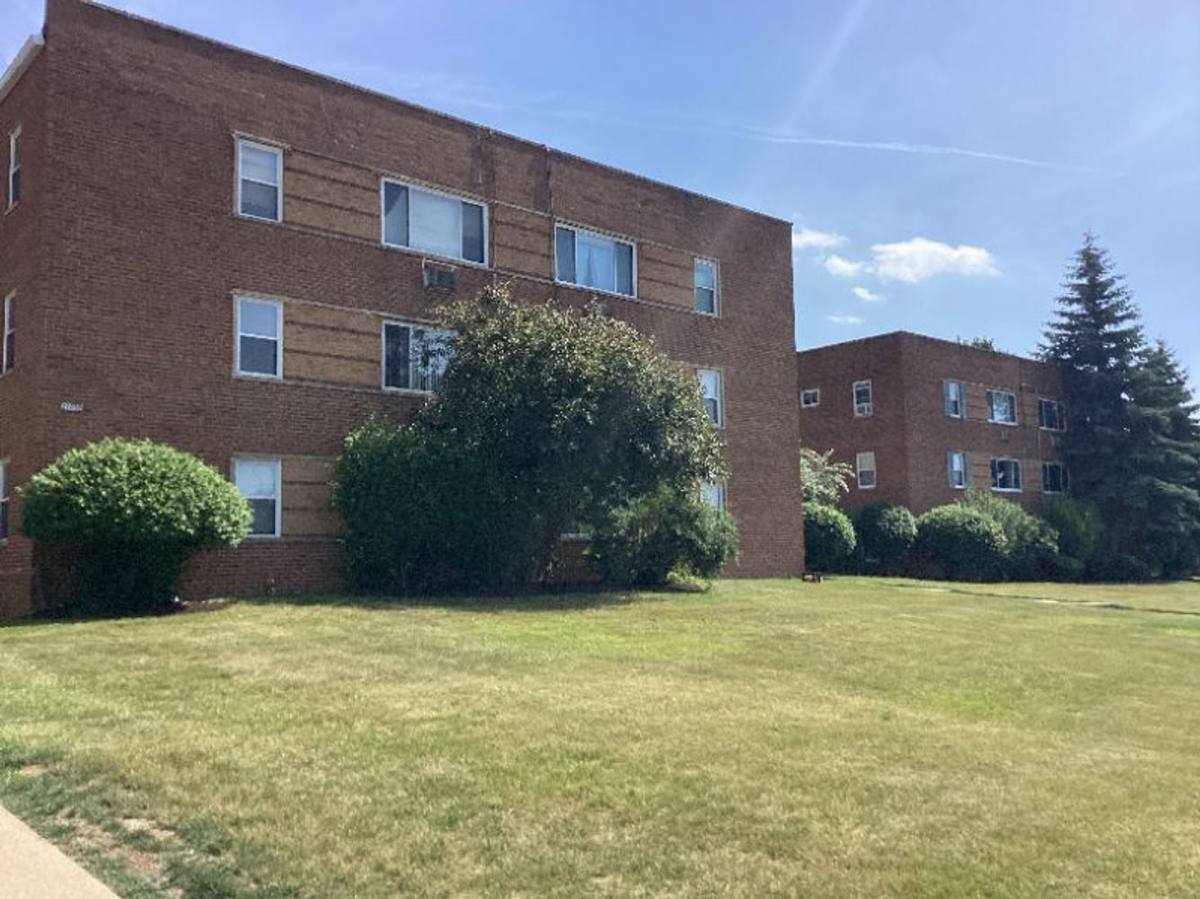 Apartment for rent at 22250-22280-22300 Euclid Ave, Euclid, OH 44117