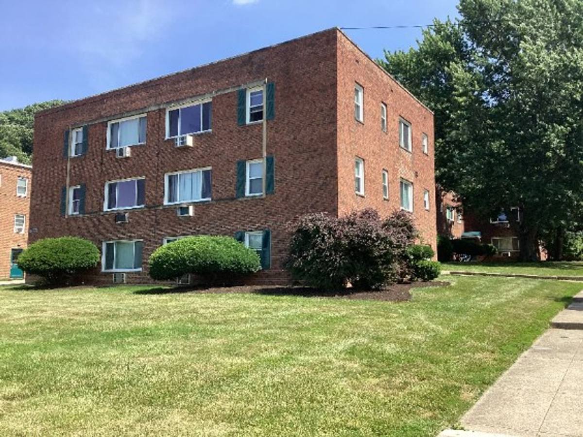 Apartment for rent at 22250-22280-22300 Euclid Ave, Euclid, OH 44117