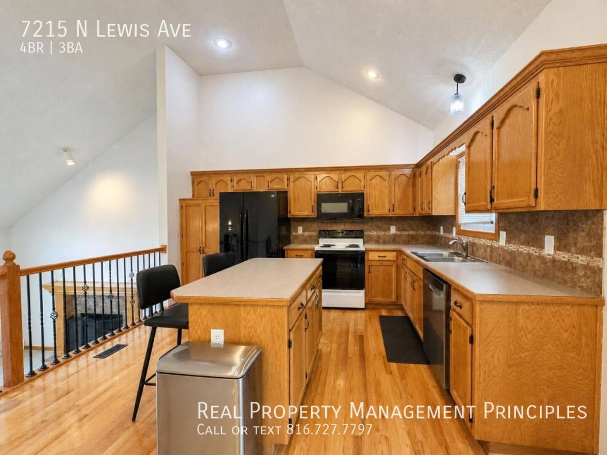 House for rent at 7215 N Lewis Ave, Kansas City, MO 64158