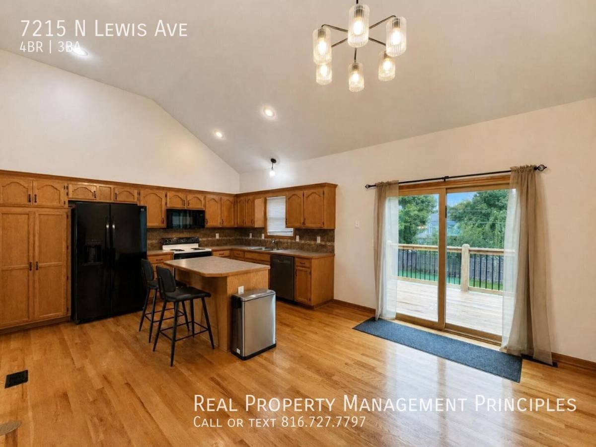 House for rent at 7215 N Lewis Ave, Kansas City, MO 64158