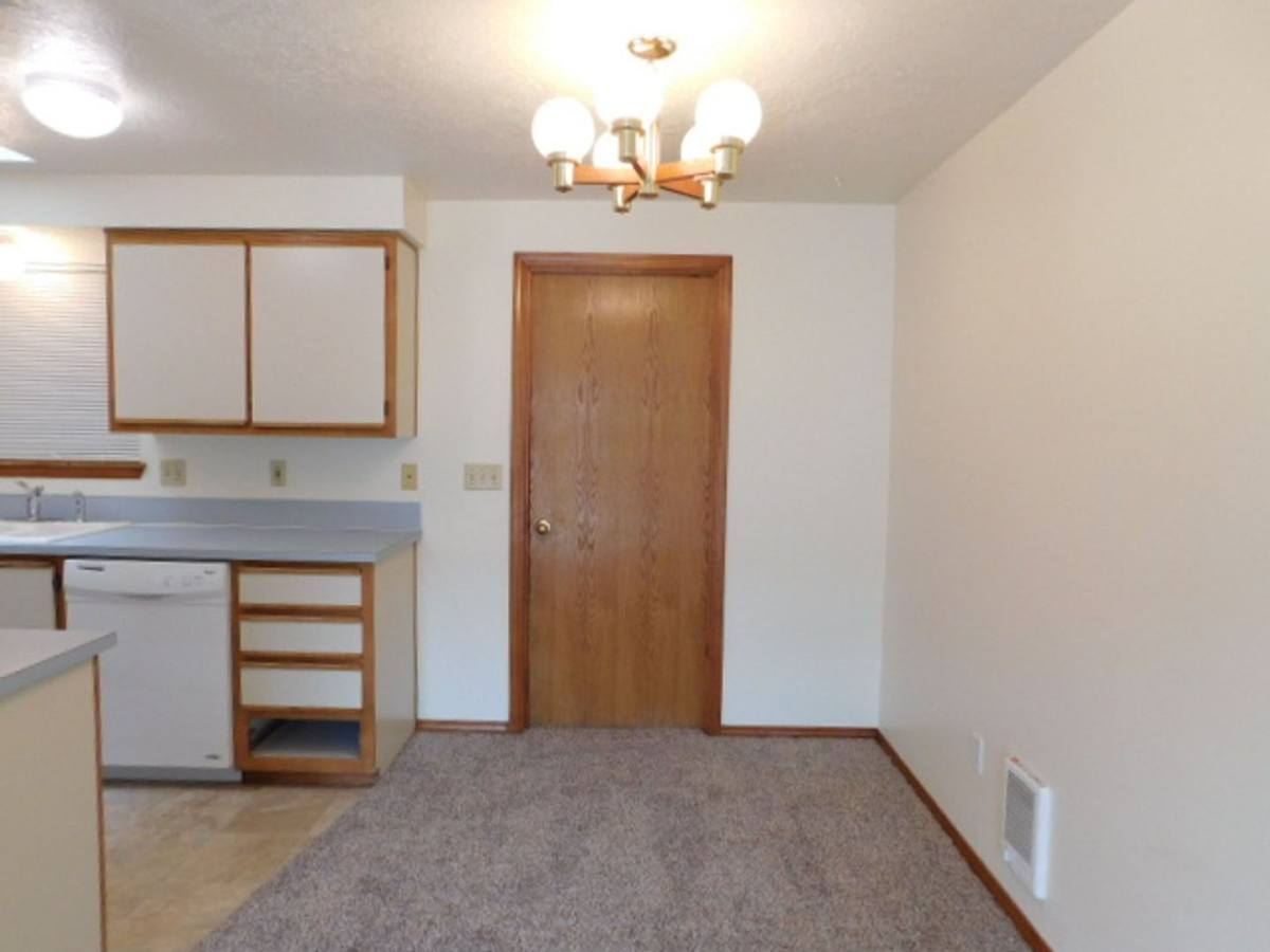 Apartment for rent at 1520 & 1522 Jay Court, Stayton, OR 97383