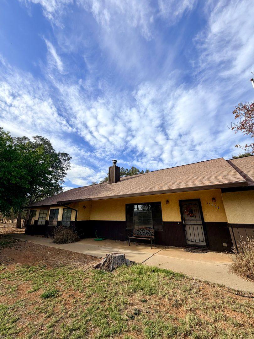 House for rent at 17358 Lassen Ave, Anderson, CA 96007