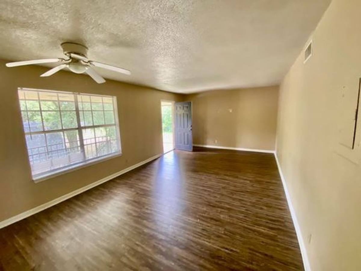 Apartment for rent at 501-529 Hillsboro St, Martin, TN 38237