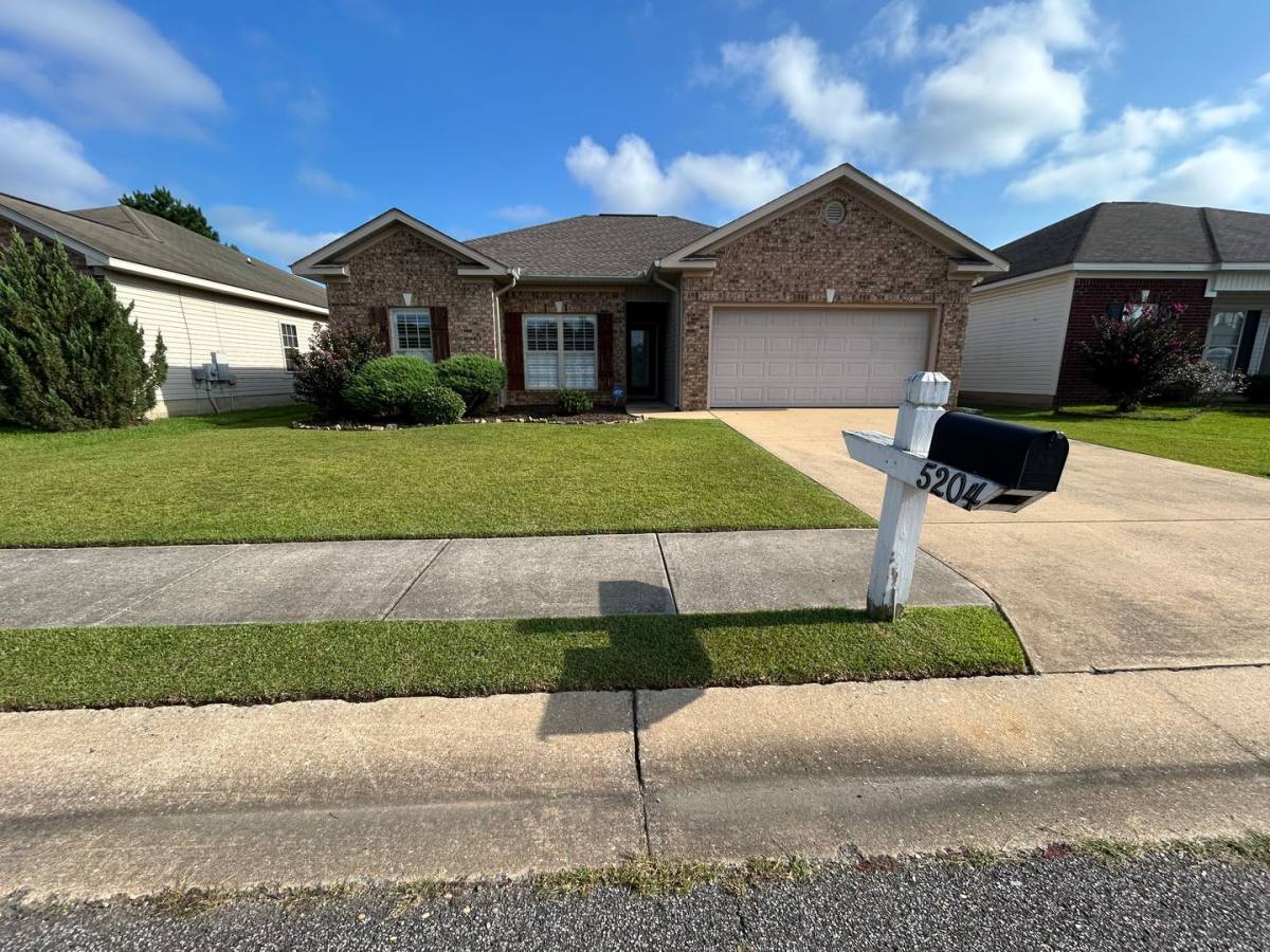 House for rent at 5204 Easton Lane, Northport, AL 35475