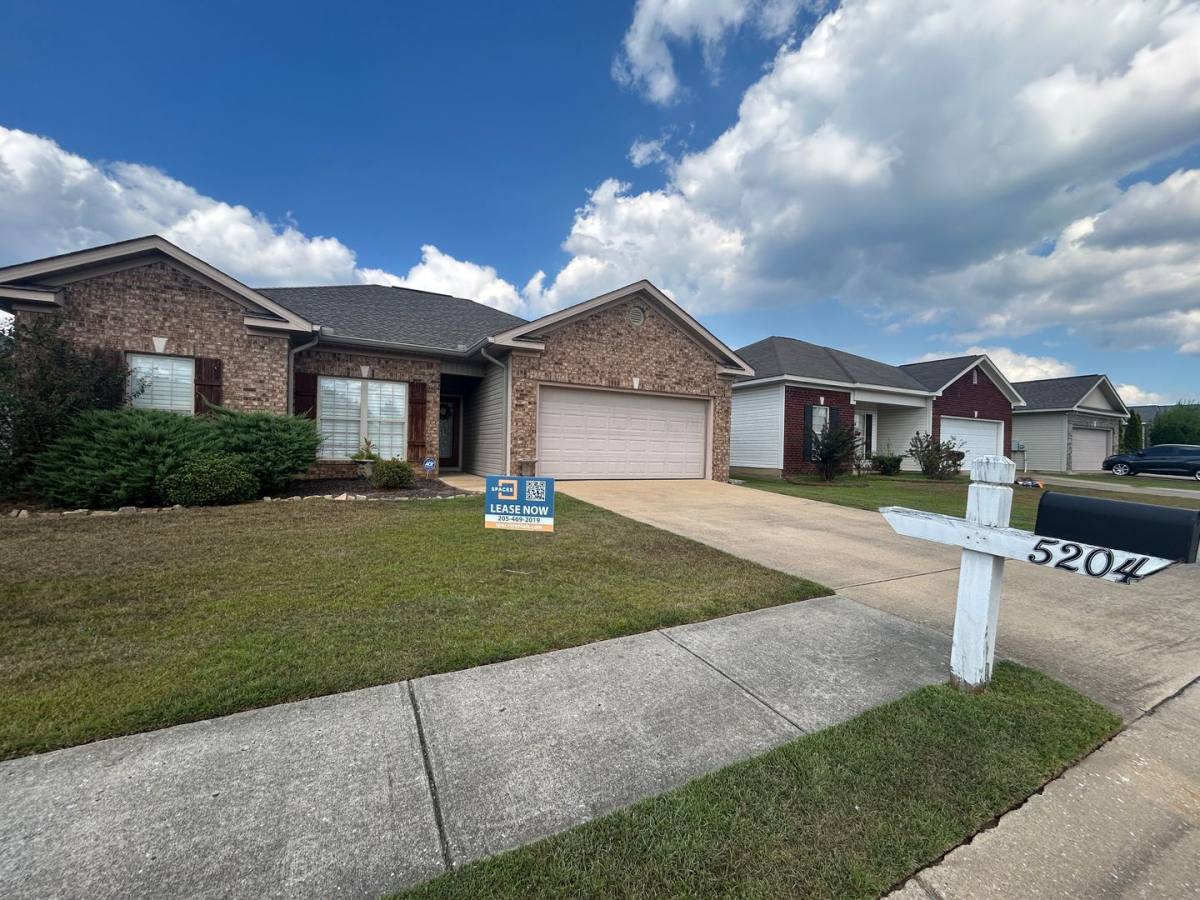 House for rent at 5204 Easton Lane, Northport, AL 35475
