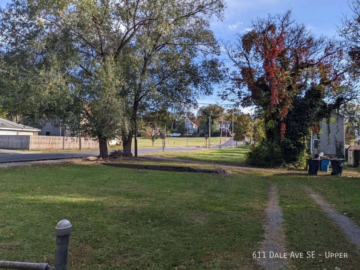 Apartment for rent at 611 Dale Ave SE, Roanoke, VA 24013