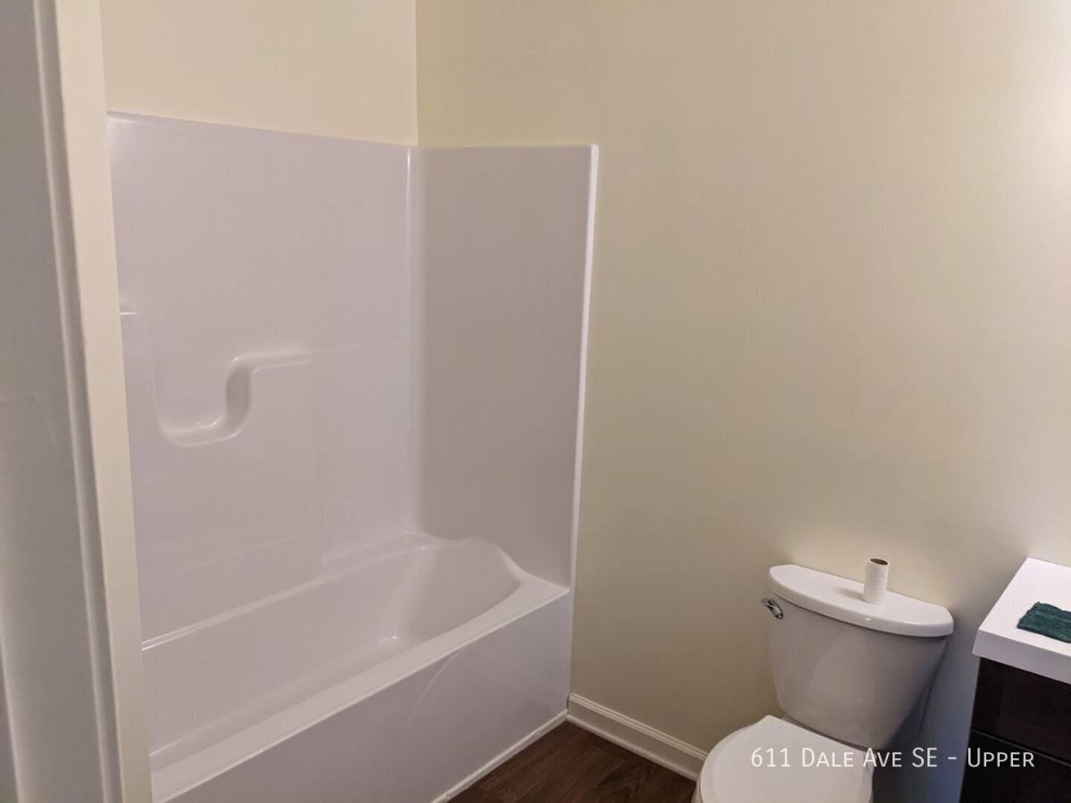 Apartment for rent at 611 Dale Ave SE, Roanoke, VA 24013