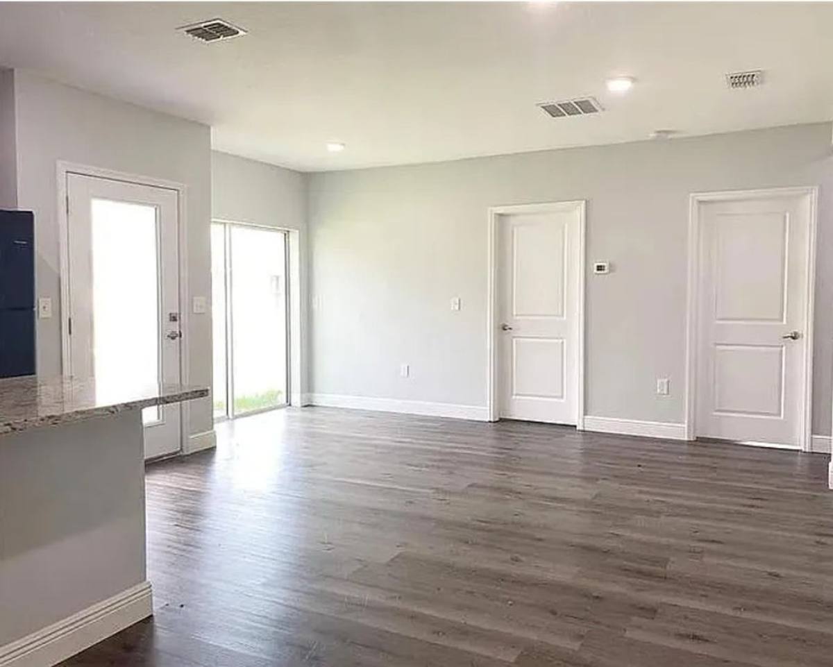 Apartment for rent at 2261 Florida Dr, Deltona, FL 32738