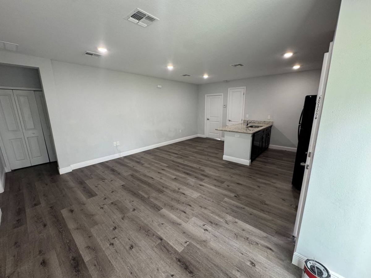 Apartment for rent at 2261 Florida Dr, Deltona, FL 32738