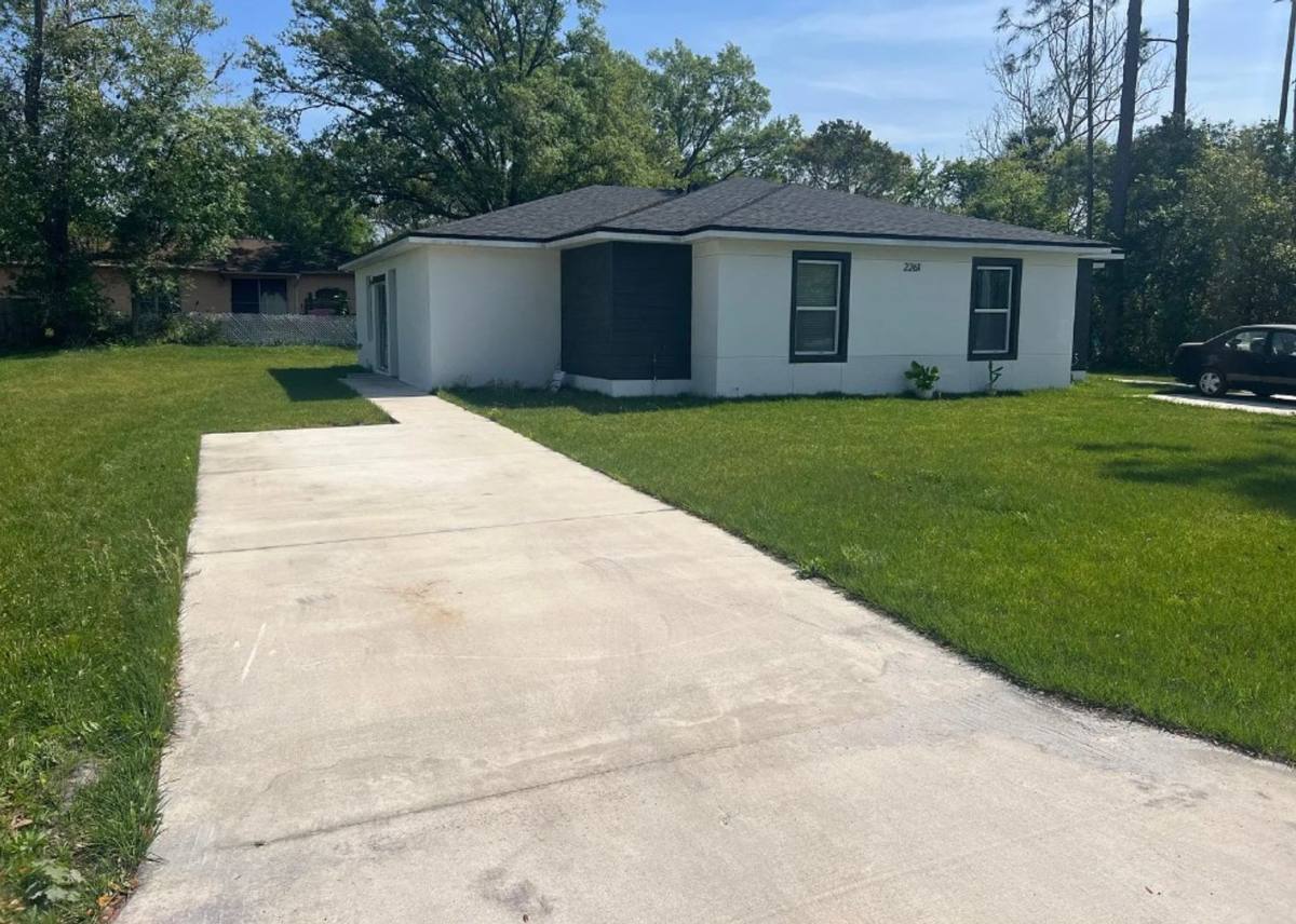 Apartment for rent at 2261 Florida Dr, Deltona, FL 32738