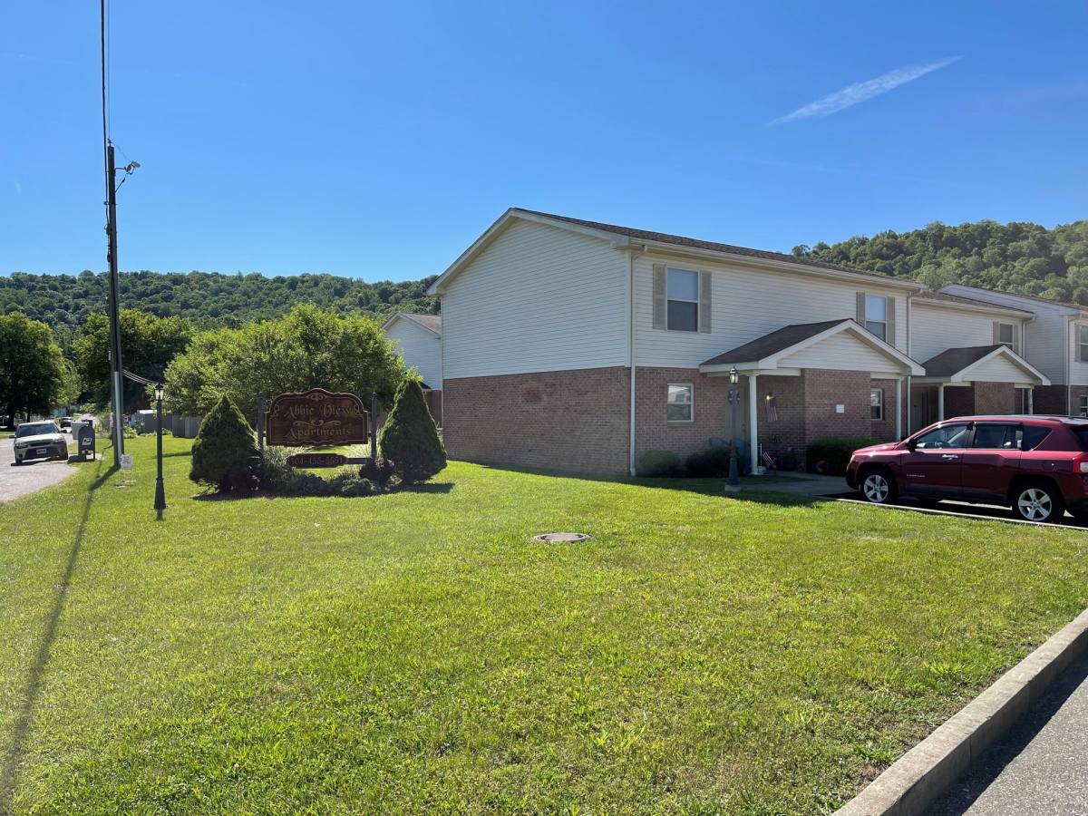 Apartment for rent at 604 Abbie Dr, New Martinsville, WV 26155