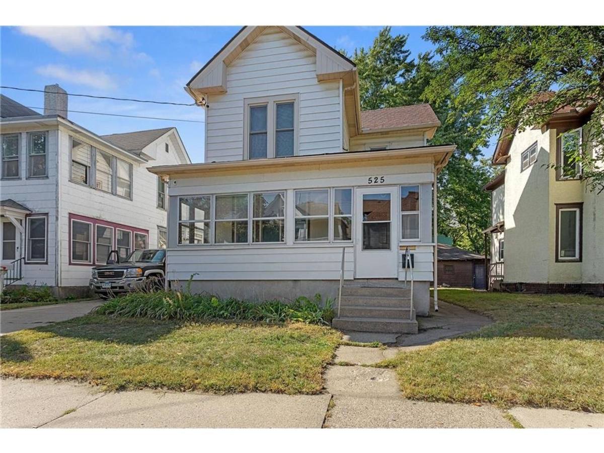 House for rent at 525 8th Ave SE, Minneapolis, MN 55414