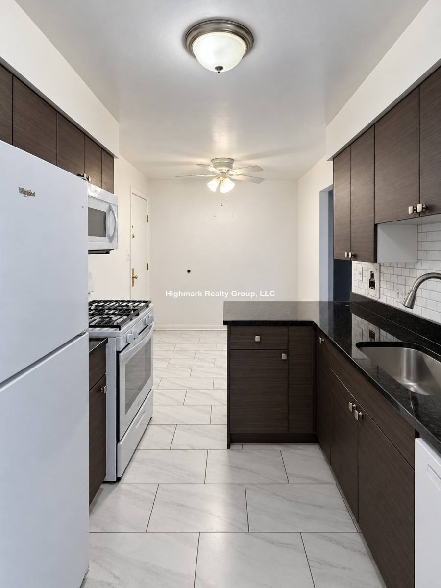 Apartment for rent at 630 Lincoln Ave #107, Addison, IL 60101
