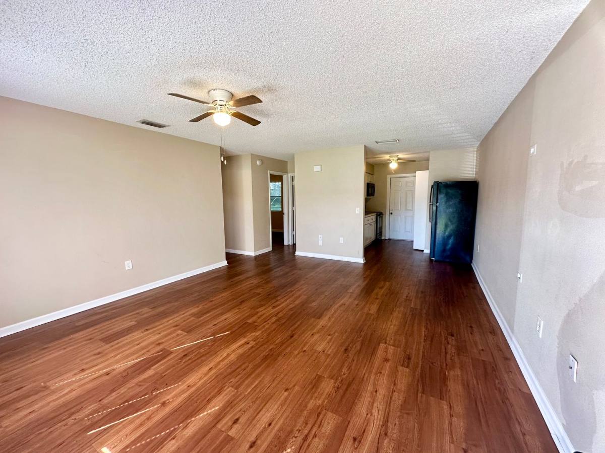 Apartment for rent at 1109 - 1111 Old S Dr, Lakeland, FL 33811