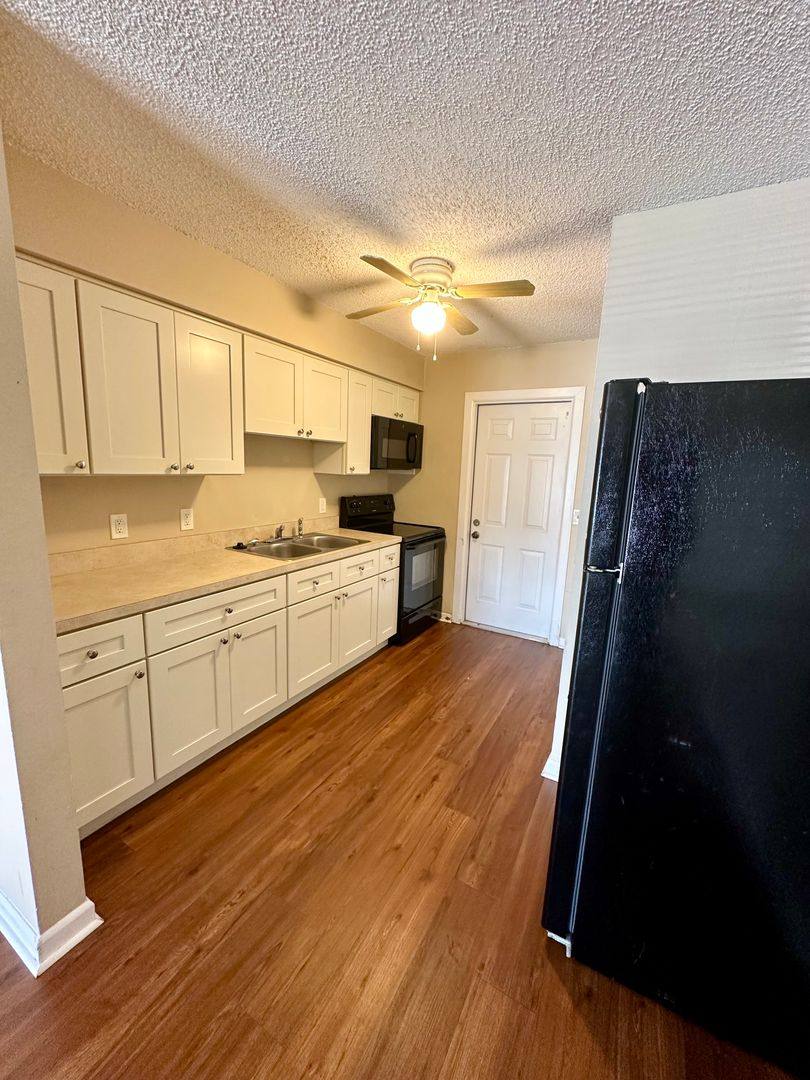 Apartment for rent at 1109 - 1111 Old S Dr, Lakeland, FL 33811