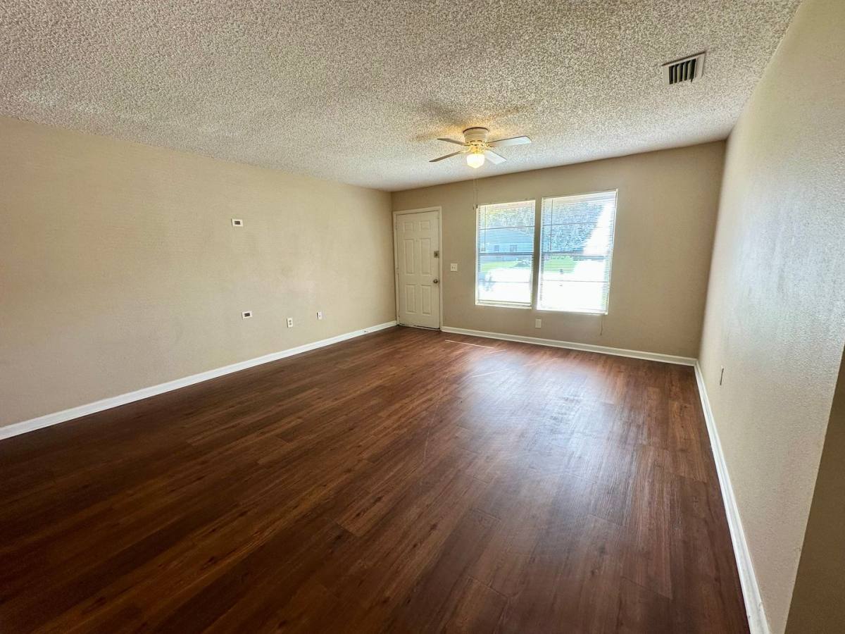 Apartment for rent at 1109 - 1111 Old S Dr, Lakeland, FL 33811
