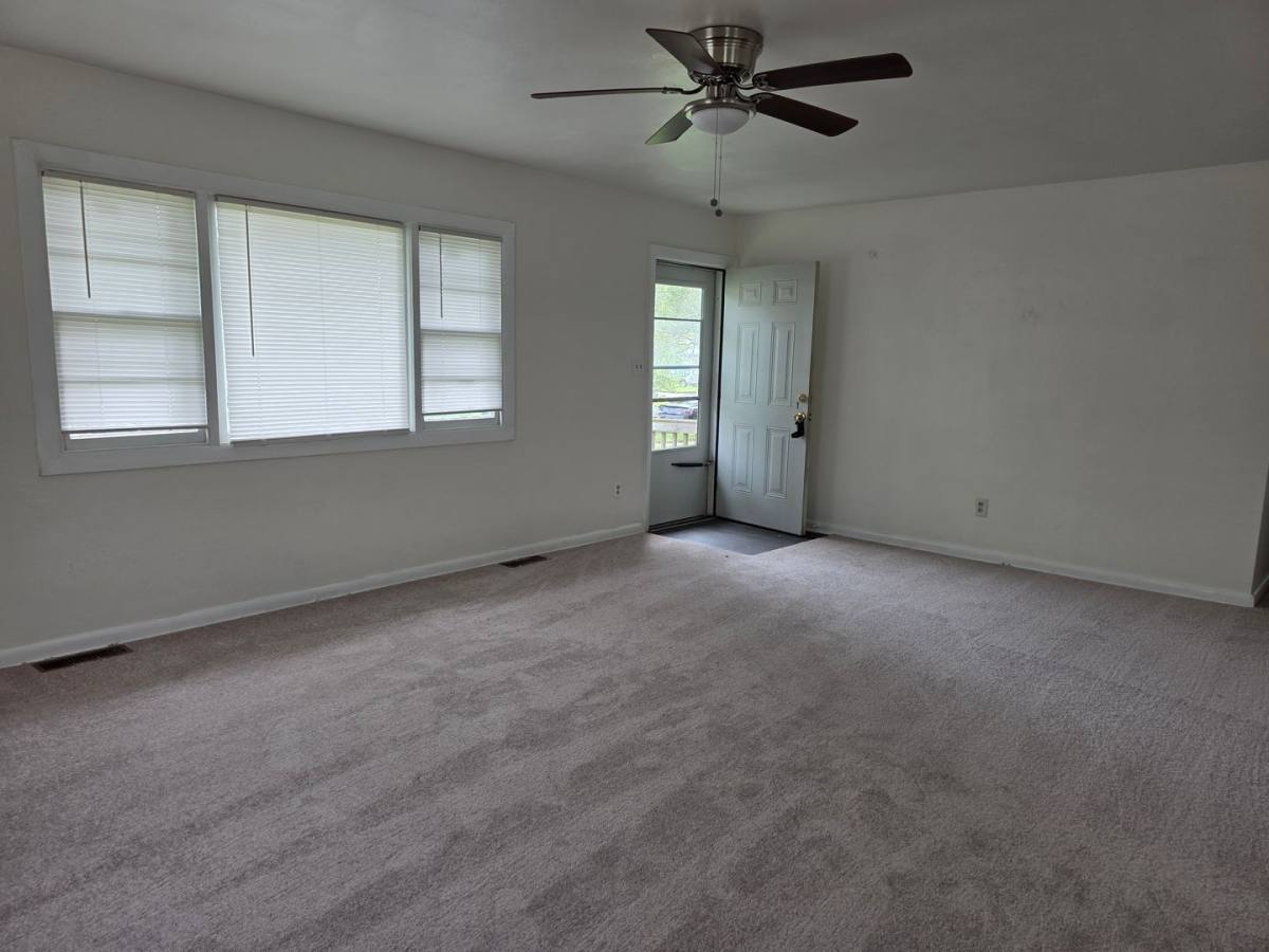 House for rent at 9 Ambrose Lane, Hampton, VA 23663