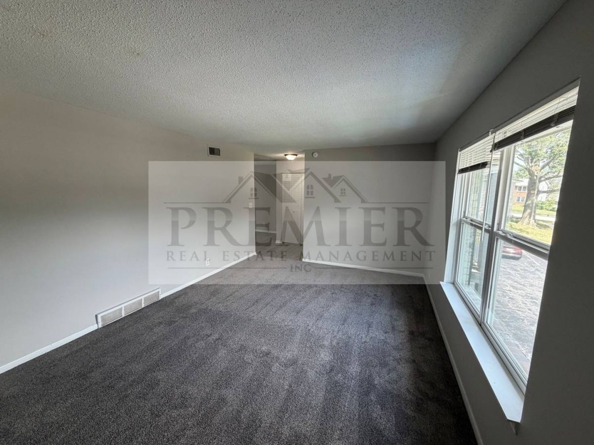 Townhouse for rent at 9306 Reeder Ave #4, Overland Park, KS 66214