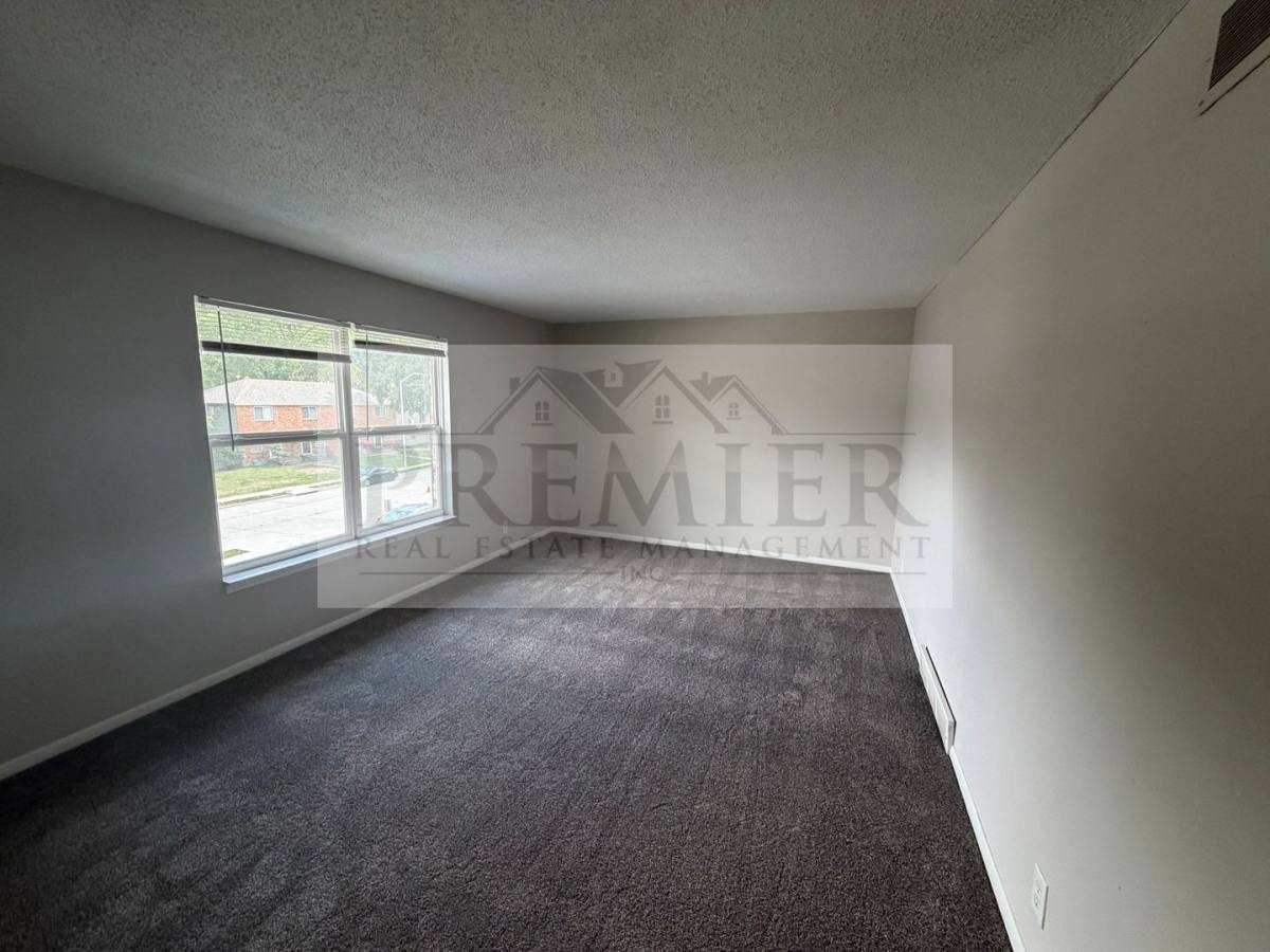 Townhouse for rent at 9306 Reeder Ave #4, Overland Park, KS 66214