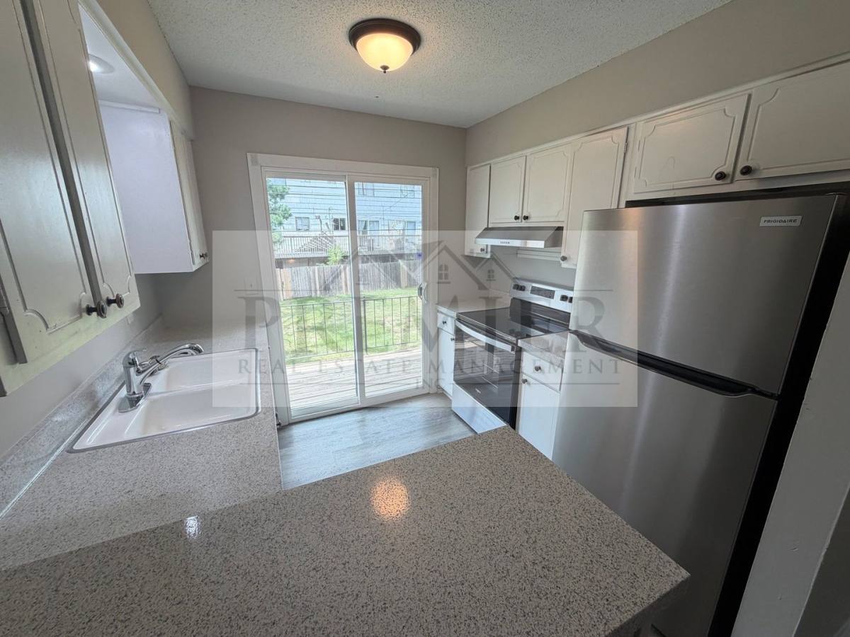 Townhouse for rent at 9306 Reeder Ave #4, Overland Park, KS 66214