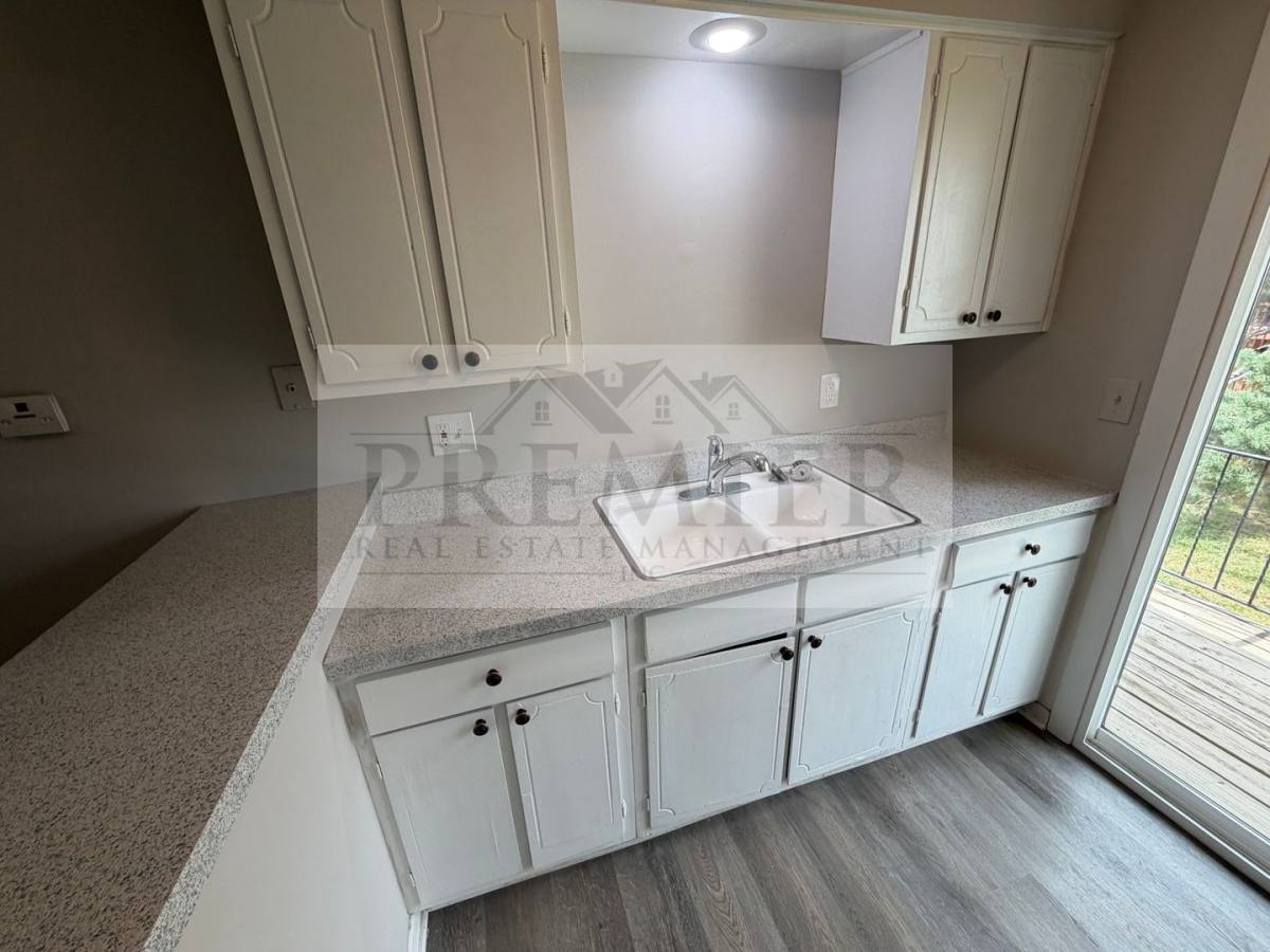Townhouse for rent at 9306 Reeder Ave #4, Overland Park, KS 66214