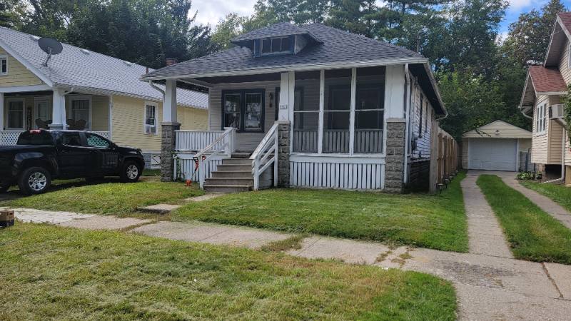 House for rent at 1907 N Charles St #2, Saginaw, MI 48602