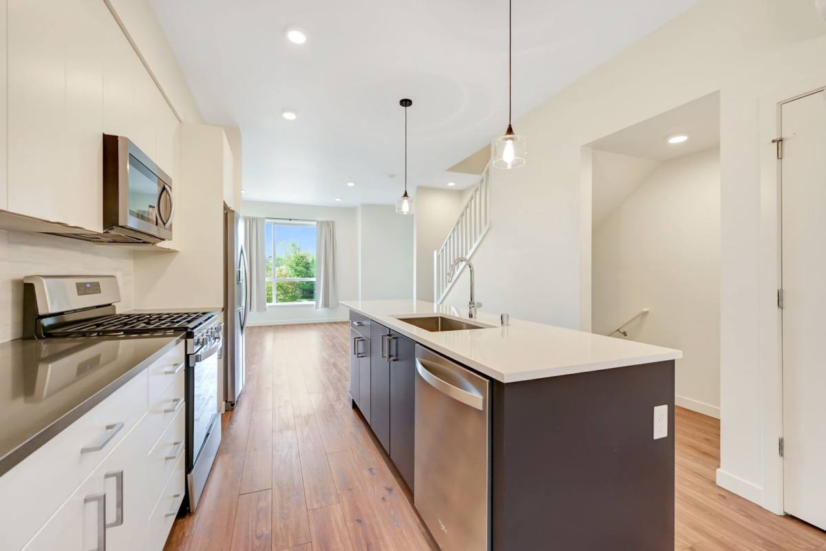 Townhouse for rent at 32730 Hemlock Ave SE, Black Diamond, WA 98010