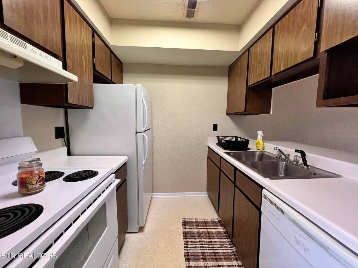 Condo for rent at 93 Wilshire Heights Dr, Crossville, TN 38558