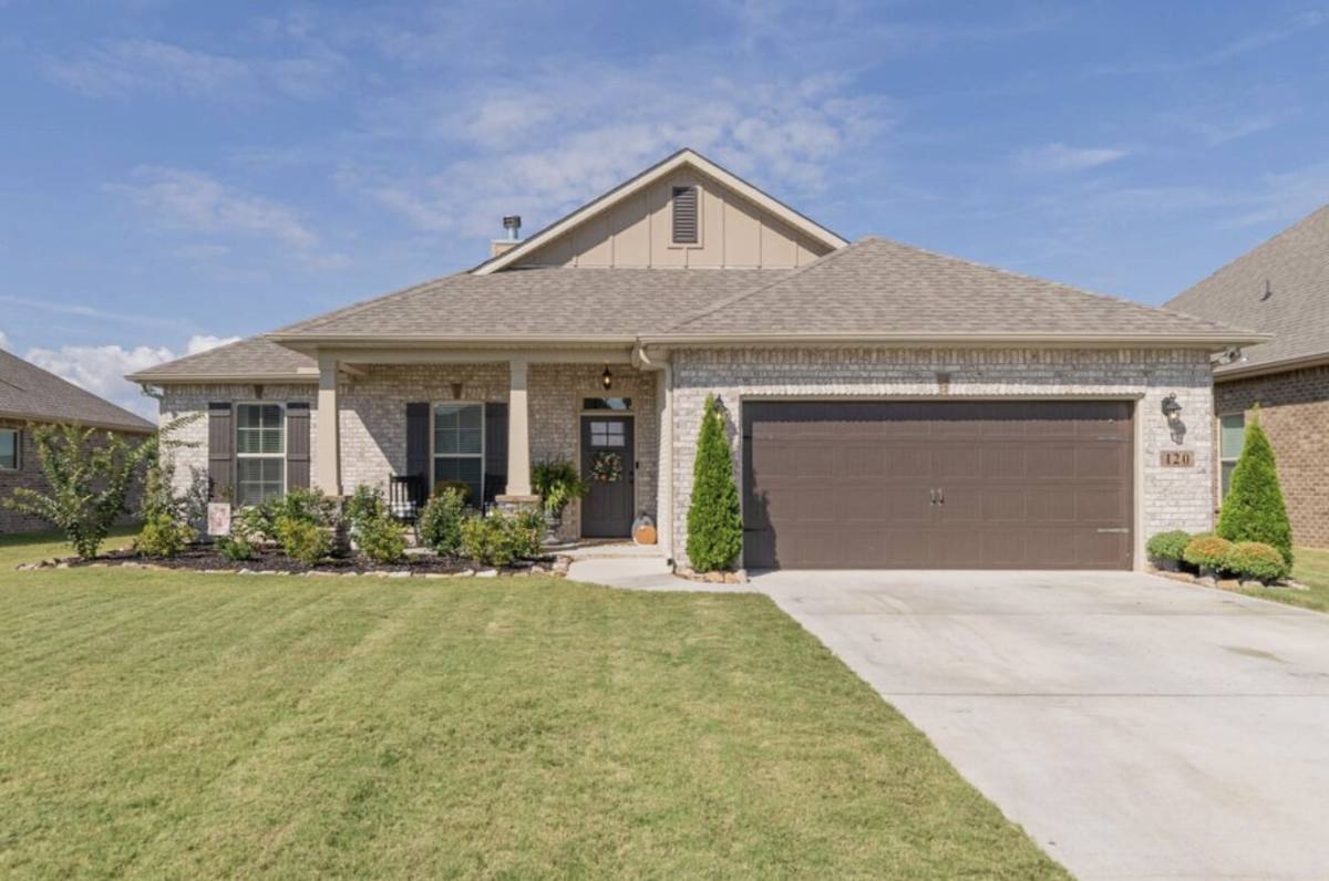House for rent at 120 Elledge Farm Dr, Hazel Green, AL 35750