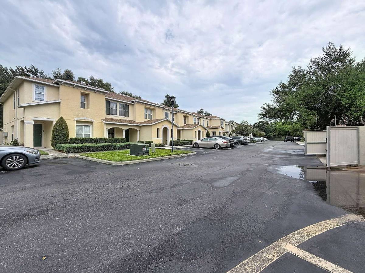Townhouse for rent at 8723 Sheldon Creek Blvd, Tampa, FL 33615