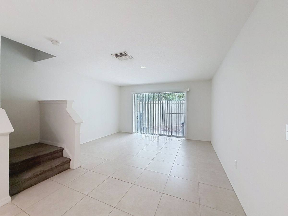 Townhouse for rent at 8723 Sheldon Creek Blvd, Tampa, FL 33615