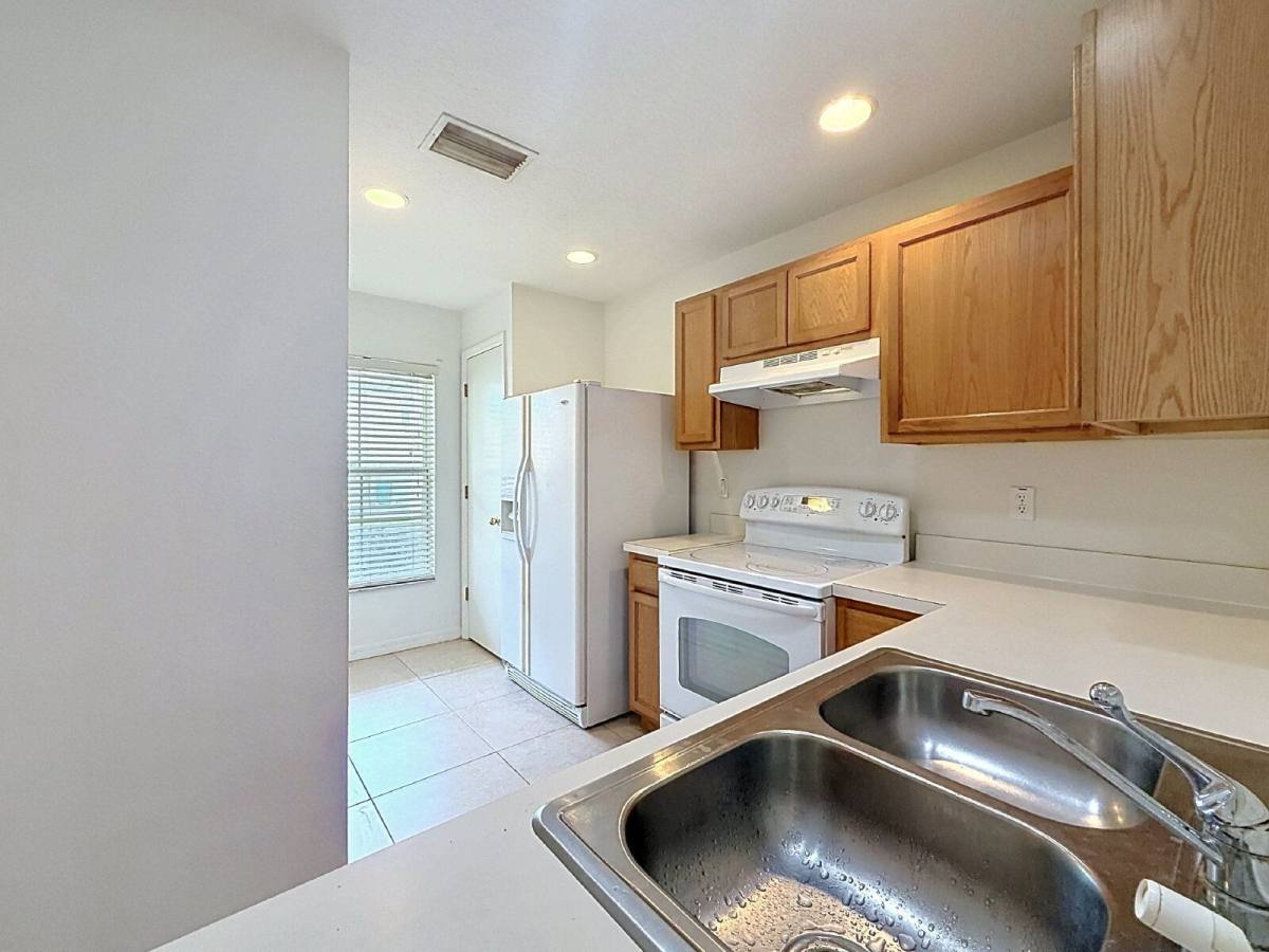 Townhouse for rent at 8723 Sheldon Creek Blvd, Tampa, FL 33615